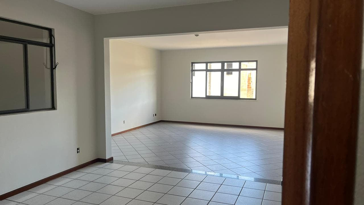Apartamento à Venda no Bairro Luciano Heringer em Manhuaçu – 3 Quartos, Suíte e 120 m²