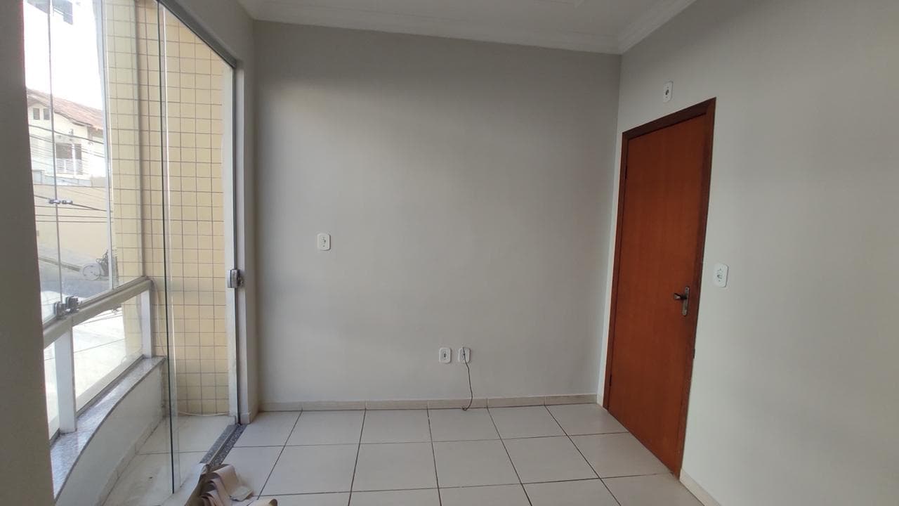 Apartamento à Venda no Bairro Todos os Santos, em Manhuaçu – 2 Quartos com Garagem